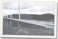 pont grog newydd yn Millau