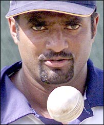 مرلی تھرن کے بالنگ ایکشن پر بھی اعتراضات ہوتے رہے ہیں