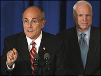 Rudolph Giuliani e John McCain