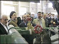 خاتمی در مرکز سوخت هسته ای اصفهان