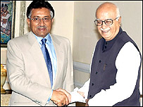 मुशर्रफ़ से साथ आडवाणी