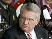 O chefe do departamento antidrogas dos Estados Unidos, John Walters