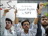 تظاهرات ماه مه تهران به نفع فعاليتهای هسته ای