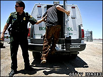 بازداشت در مرز با مکزیک