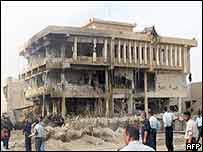 नासिरिया में विस्फ़ोट के बाद का दृश्य