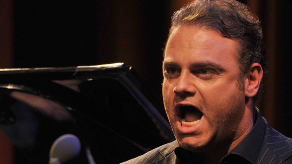 Joseph Calleja singing opera.