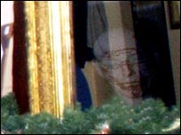 The apparition in the mirror at The Red Lion 