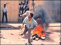 Imagem da Intifada de 1988, em Ramallah