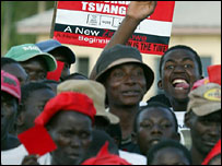 Opositores do governo de Robert Mugabe