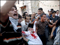 Tahran'da gösterilere kan bulaştı