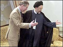 نظر سرمقاله نويسان روزنامه های لندن درباره اهميت سفر پرنس چارلز و يا مناسب و مفيد بودن آن متفاوت است