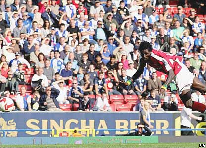 Emmanuel Adebayor của Arsenal
