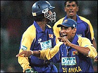 سری لنکا کے کھلاڑی خوشی میں جھوم اٹھے