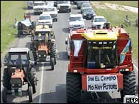 Protesto de produtores rurais em estrada da Argentina