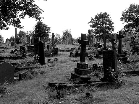 Radnor Street Cemetery in Swindon