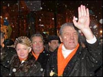 Ющенко на Майдані під час демонстрацій. Фото УНІАН