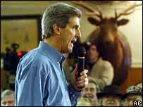 O pré-candidato democrata John Kerry em campanha