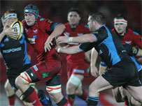 Ben Morgan ar garlam i'r Scarlets