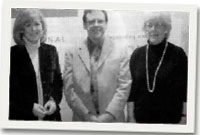 Sara Edwards, Gwyneth Petty a Iestyn Hughes (Pennaeth Archif Genedlaethol Sgrîn a Sain Cymru). Llun : westwalessport.com