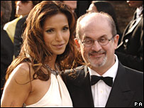 سلمان رشد و همسرش پامدا لاکشمی که هنرپیشه است