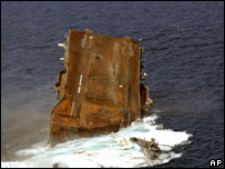 ناو اوريسکانی به زير آب می رود