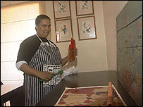 A brasileira Ivone Anjo, que é empregada doméstica em Portugal