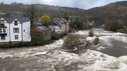 The River Dee, Llangollen during the floods in 2009. Image by Dave.