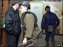 Equipes de resgate na Polônia