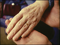 Homens de mais de 40 teriam mais prazer com sexo que mulheres